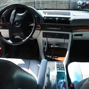 bmw-750i-17.jpg