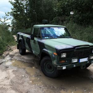 jeep-02.jpg
